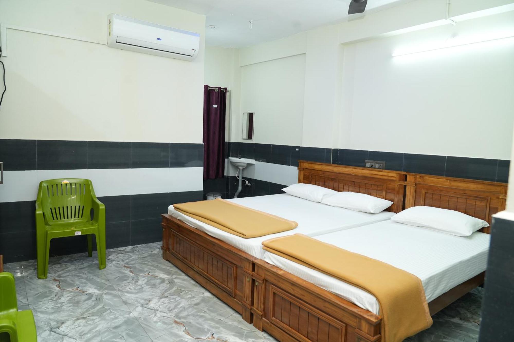 Rajali Residency Hotel Kulithalai Ngoại thất bức ảnh