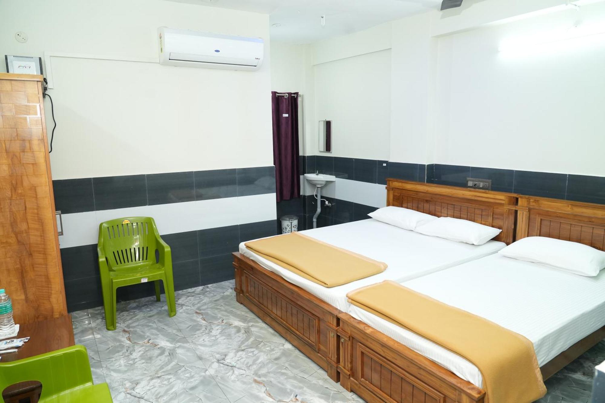 Rajali Residency Hotel Kulithalai Ngoại thất bức ảnh